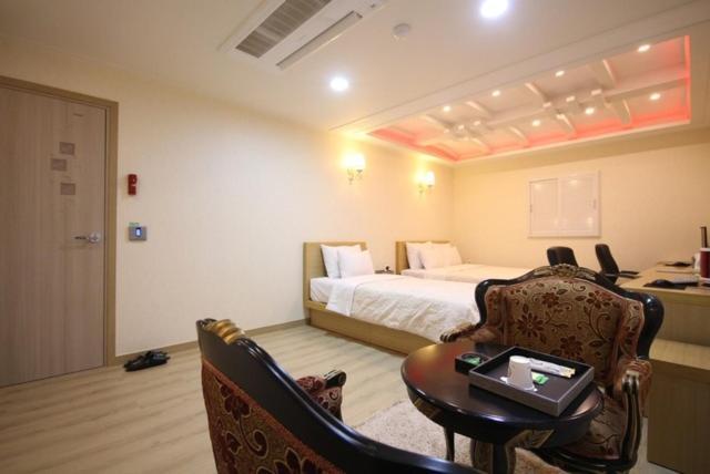 Yeosu Mj Motel Exterior photo